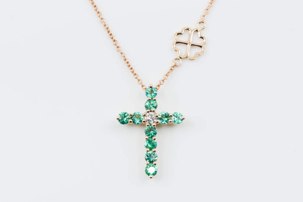 Collana Croce Fidelis Smeraldi - Oro Rosa Diamante - grande - main - Casavola - Gioiellieri dal 1882 - Noci