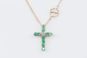 Collana Croce Fidelis Smeraldi - Oro Rosa Diamante - grande - main - Casavola - Gioiellieri dal 1882 - Noci