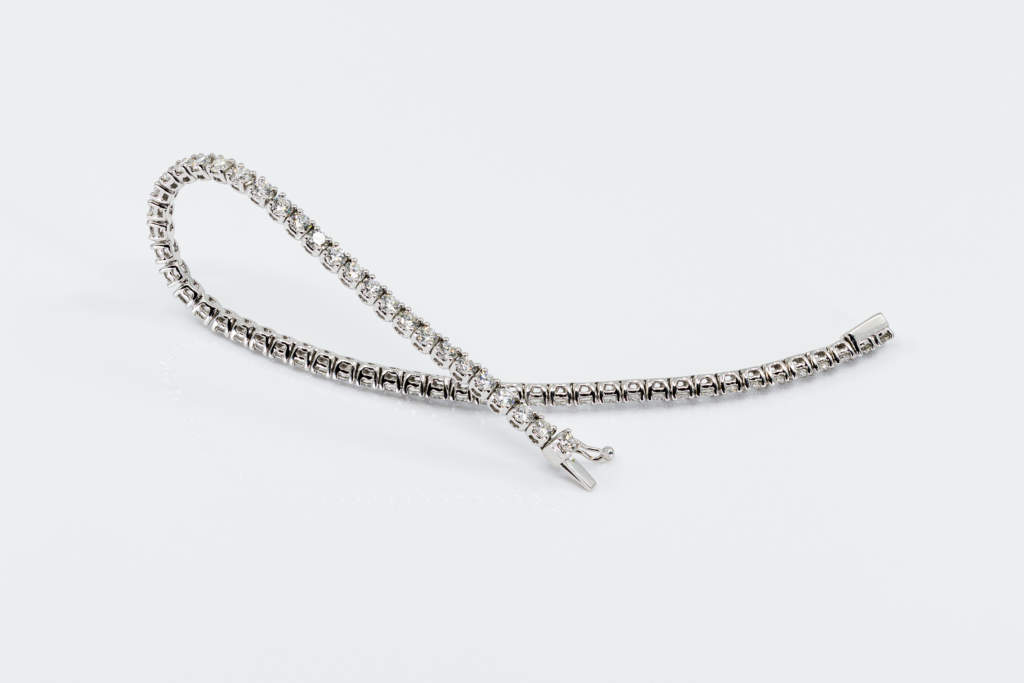 Bracciale tennis oro bianco diamanti con brillanti - Gioielleria Casavola Noci