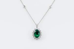 Collana smeraldo Sunny Nature - Gioielleria Casavola Noci - Idea regalo anniversario importante
