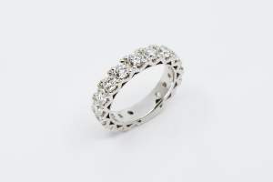 Girodito diamanti Infinity white - Gioielleria Casavola Noci big - anello fidanzamento importante