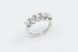 Veretta 5 diamanti white certificati - Anello fidanzamento promessa matrimonio - Gioielleria Casavola Noci
