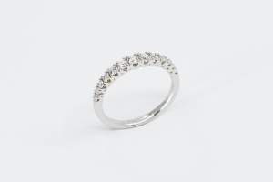 Veretta degradé 13 diamanti white - Gioielleria Casavola Noci - anello fidanzamento oro bianco