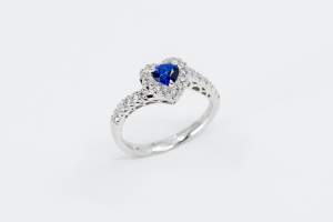Anello cuore zaffiro Petite Prestige White - Gioielleria Casavola Noci - idea regalo donna diamanti importanti
