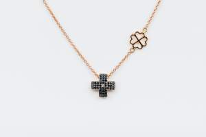 Collana croce diamanti neri Angelus Rosé Lite - Gioielleria Casavola Noci - idea regalo uomo relogioso - main
