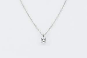 Collana punto luce diamante Shiny White - Gioielleria Casavola Noci - Certificato GIA - idea regalo fidanzata compleanno