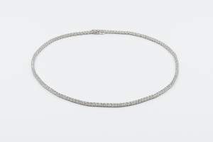 Collana tennis diamanti Prestige - Gioielleria Casavola Noci - gioielli di lusso in oro bianco