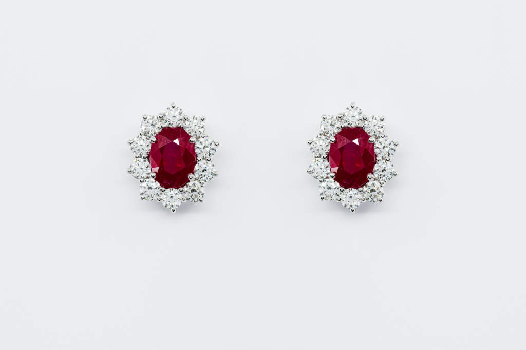 Crivelli orecchini rubini rosette oro bianco diamanti | Gioielleria Casavola Noci | 3 carati | Idea regalo donne