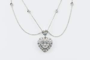 Collana cuore diamanti Invisibile Prestige - Gioielleria Casvola di Noci - idee regalo matrimonio importante