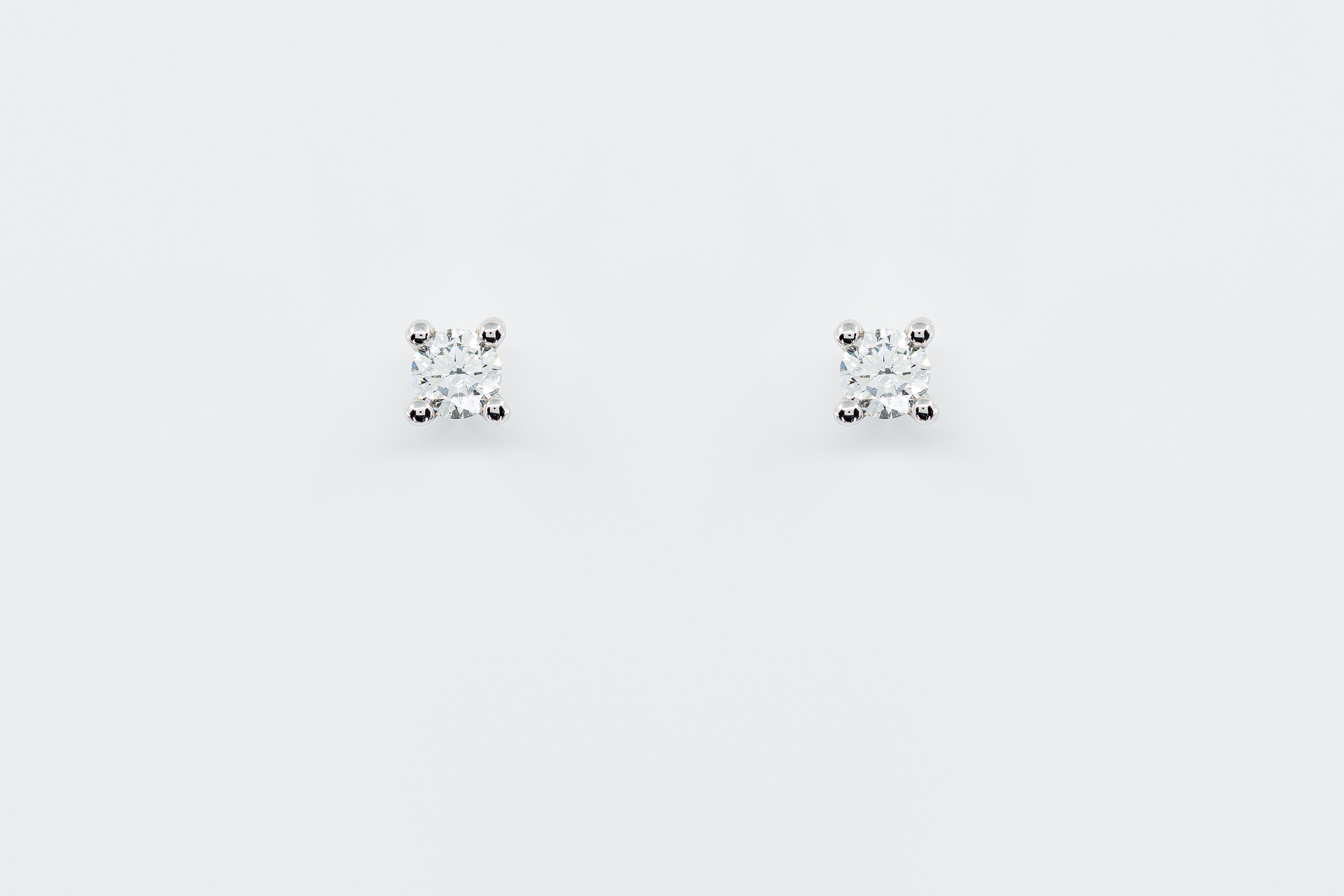 Orecchini punto luce diamanti certificati 70 punti - Gioielleria Casavola Noci - idee regalo