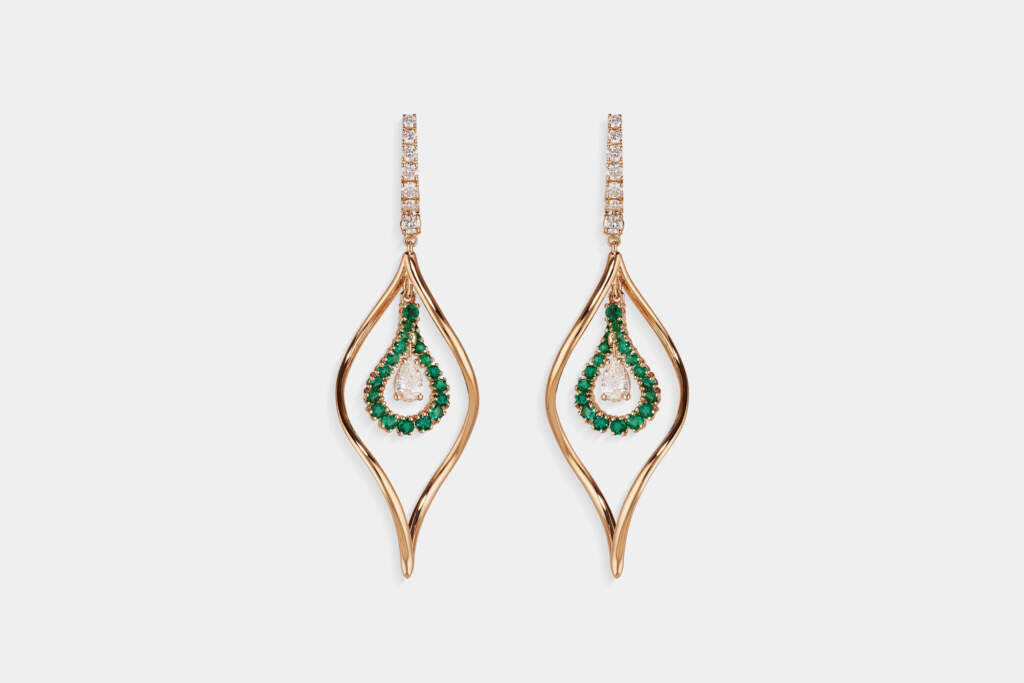 Crivelli orecchini fantasia pendenti smeraldi - Gioielleria Casavola Noci - idee regalo donne - main - diamanti taglio goccia