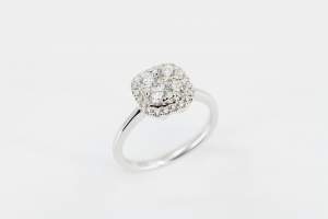 Anello quadrato Invisible white - Gioielleria Casavola Noci - idee regalo donne - per fidanzamento