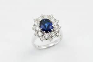 Anello rosetta flower zaffiro Prestige - Gioielleria Casavola Noci - high end jewelry ring - sapphire and diamonds