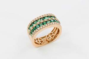 Anello fascione smeraldi rosé Prestige - Gioielleria Casavola Noci - idee regalo donne - italian high end jewelry