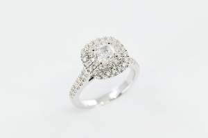 Anello double halo diamanti Prestige - Gioielleria Casavola Noci - proposta di matrimonio idee - regalo donne prezioso