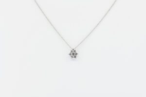 Collana stella Nature White - Gioielleria Casavola di Noci - idee regalo compleanno figlia 18 anni - oro bianco e diamanti