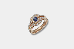 Anello zaffiro cushion pavé Prestige rosè - Gioielleria Casavola di Noci - idee regalo anniversario di matrimonio - oro rosa e diamanti