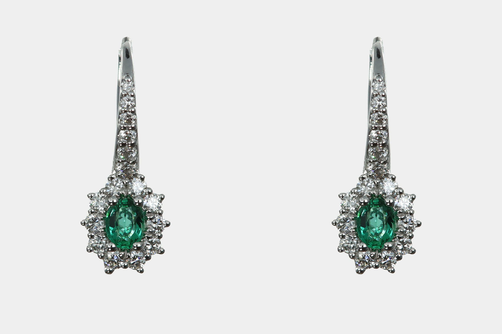 Orecchini smeraldo Achillea Nature White - Gioielleria Casavola di Noci - idee regalo compleanno ragazza 18 anni - con diamanti