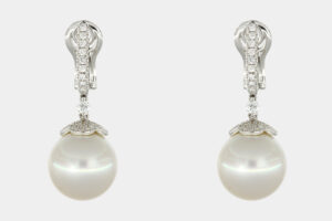 Orecchini perle australiane tonde e diamanti - Gioielleria Casavola di Noci - idee regalo per compleanno mamma 50 anni