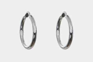 Orecchini a cerchio spessi in oro bianco 3.3 cm - Gioielleria Casavola di Noci - idee regalo compleanno 30 anni migliore amica