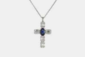 Collana croce diamanti e zaffiro Angelus Maior White - Gioielleria Casavola di Noci - idee regalo per cresima unisex