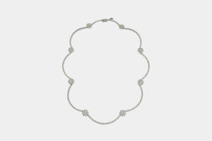 Girocollo tennis diamanti con fiori Prestige White - Gioielleria Casavola di Noci - collana in oro bianco 18 carati - idee regalo 50 anni moglie