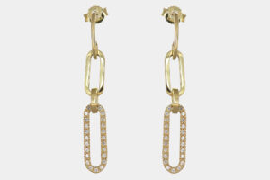 Orecchini oro giallo con pendenti ovalizzati e zirconi - Gioielleria Casavola di Noci - idee regalo per compleanno 50 anni migliore amica