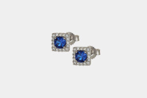 Orecchini quadrati in oro bianco con zircone blu - Gioielleria Casavola di Noci - idee regalo compleanno 50 anni zia